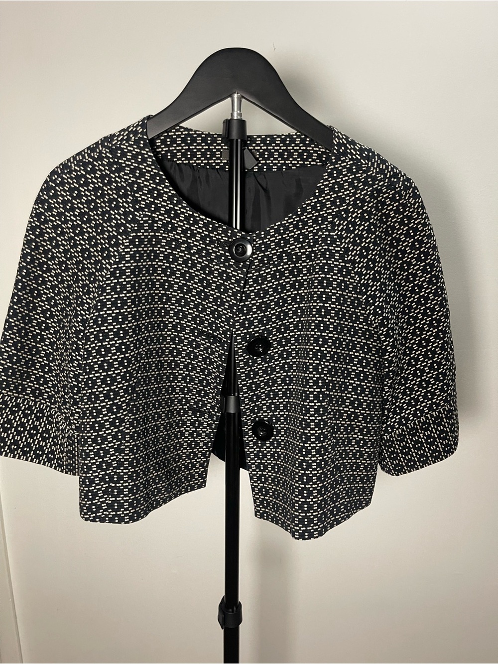 Kenneth Cole Reaction Black & Cream Textured Cropped Jacket